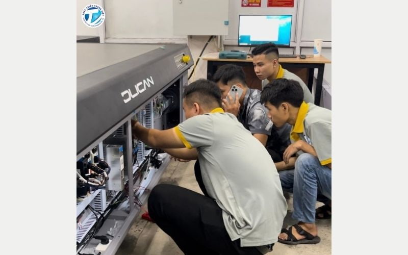 Đội ngũ kỹ thuật của Phát Triển Trung Việt luôn sẵn sàng hỗ trợ  